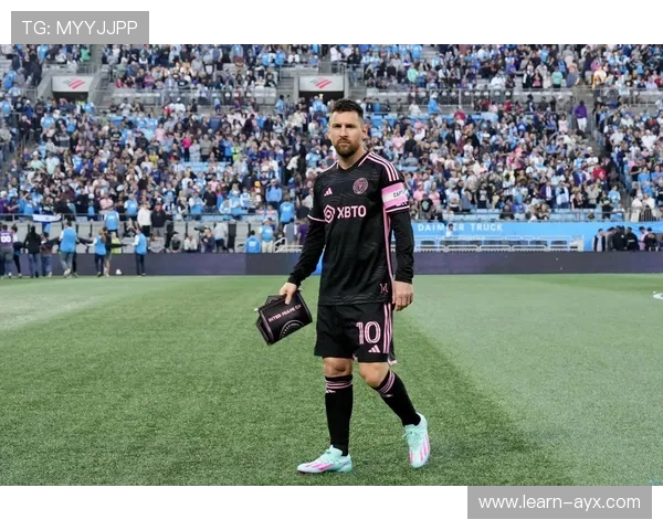 梅西重返巴萨引发热议 球迷期待新赛季亮相震撼全场